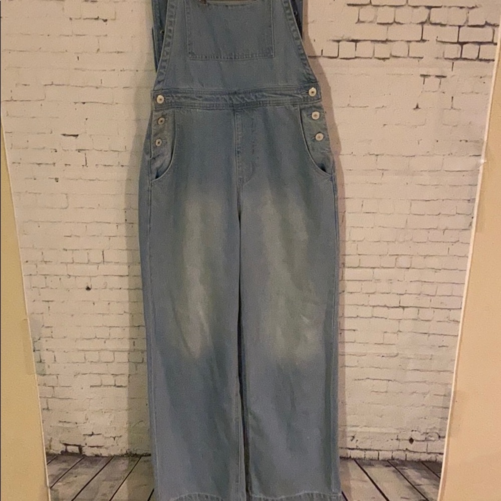 Overall - Picture 2 of 2